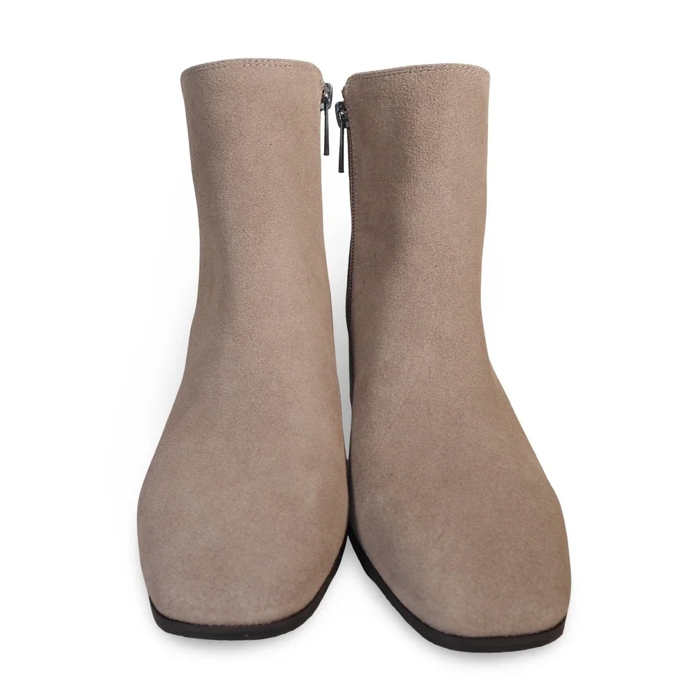 Donald Pliner Kelsee Women's 7.5M Suede Embossed Block Heel Ankle Boots Taupe